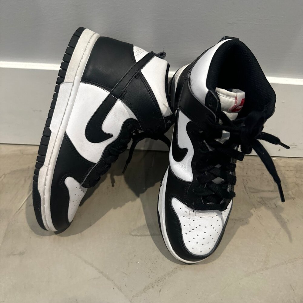 Black and White Boys Nike Sneakers - Like New